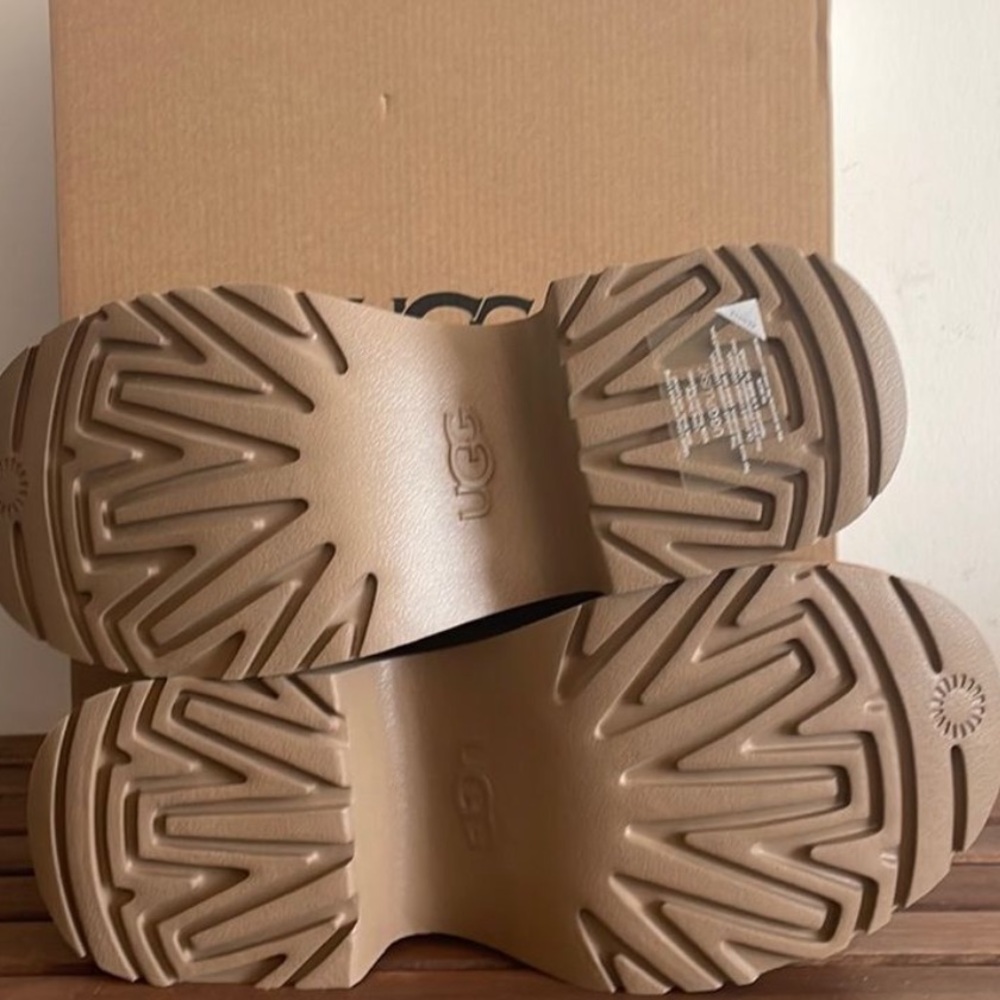 UGG Ultra Classic Mini Chestnut Brown Platform Ankle Boots, NWT - Picture 5 of 5